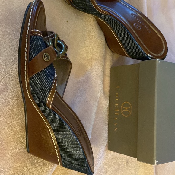 Denim and Leather Cole Haan wedge sandal - Picture 2 of 2
